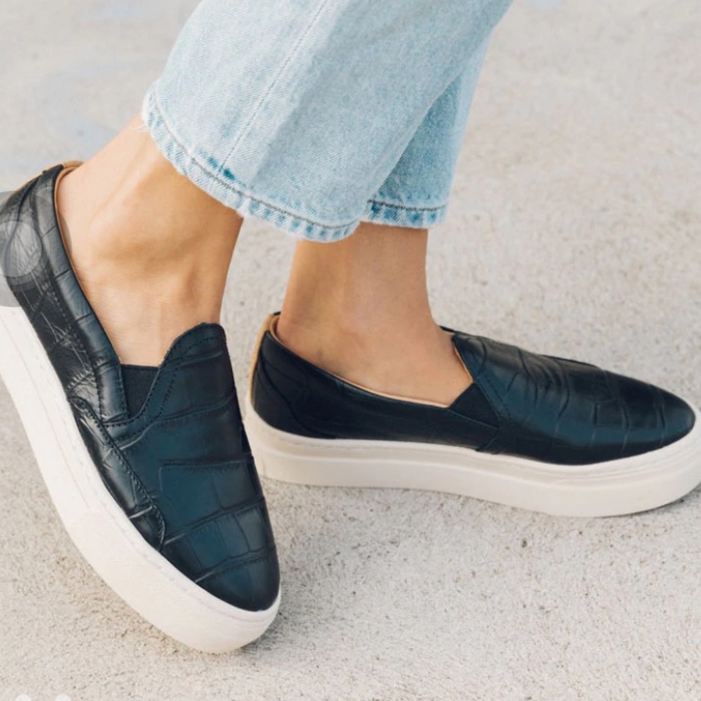 Embossed Croc Bondi Platform Sneaker